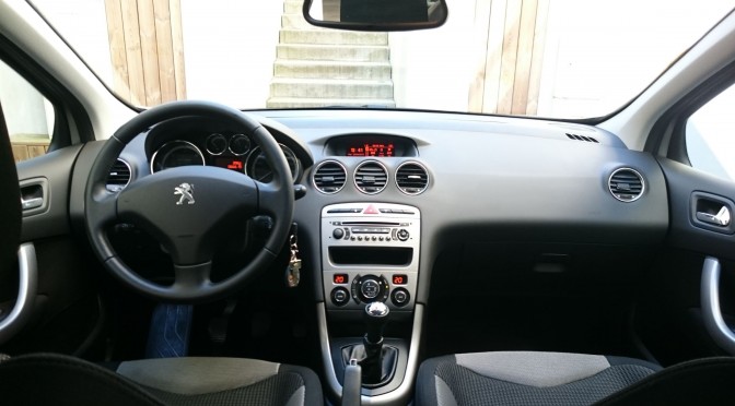 PEUGEOT 308 1.6 HDI 92 ACTIVE 5 PORTES // REVISEE //