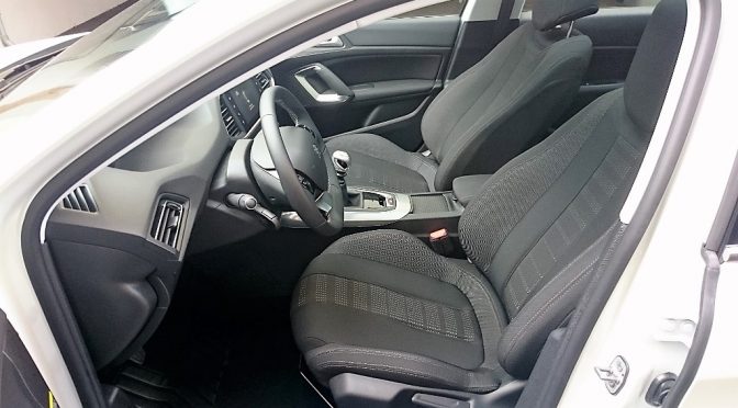 308 1.6L BlueHdi 120Ch BVM6 ALLURE 5 PORTES // TOIT PANO