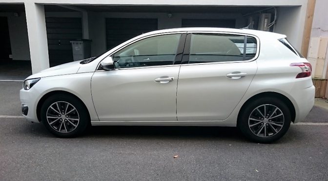 308 1.6L BlueHdi 120Ch BVM6 ALLURE 5 PORTES // TOIT PANO