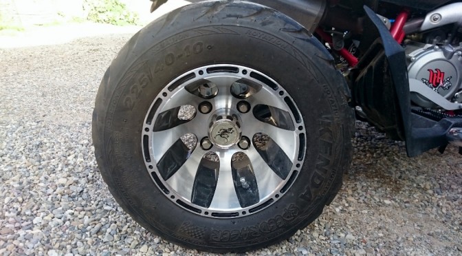 SUPERQUADER 450 ROADSTER TRITON // 2 PLACES //