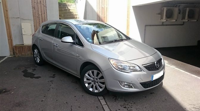 OPEL ASTRA IV 2.0 CDTI 160Ch BVA6 COSMO 5 PORTES // 1ère Main // GPS // CARNET OK