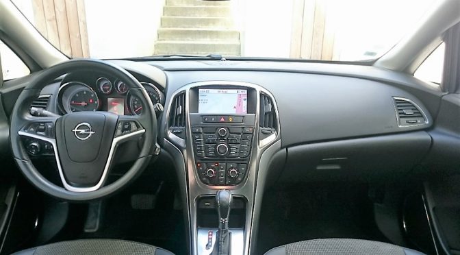 OPEL ASTRA IV 2.0 CDTI 160Ch BVA6 COSMO 5 PORTES // 1ère Main // GPS // CARNET OK