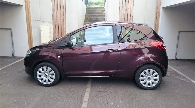 FORD KA 1.2L 69Ch TITANIUM // 9 900 KMS // BLUETOOTH