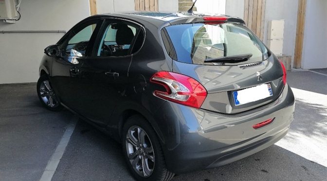 PEUGEOT 208 1.2 VTI 82Ch ALLURE 5 PORTES // RADAR ARR