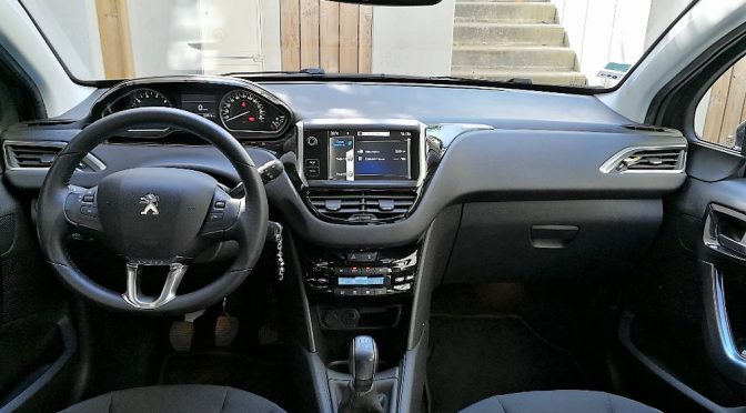 PEUGEOT 208 1.2 VTI 82Ch ALLURE 5 PORTES // RADAR ARR