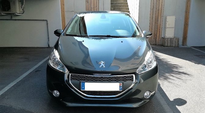 PEUGEOT 208 1.2 VTI 82Ch ALLURE 5 PORTES // RADAR ARR