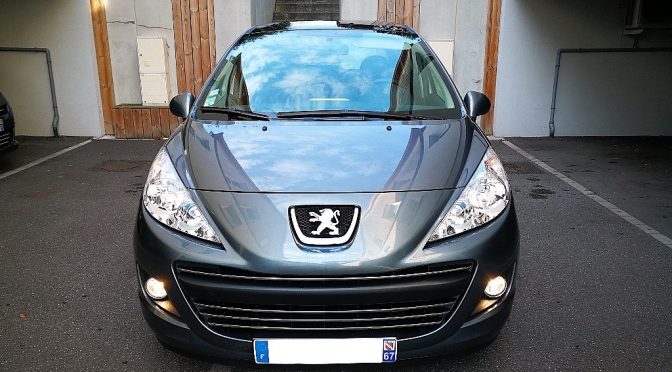 PEUGEOT 207 1.4 HDI 70 MILLESIM 200 5P // 1ère Main // TOIT PANO