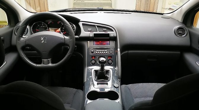 PEUGEOT 3008 1.6 HDI 115 BVM6 ALLURE // 1ère Main