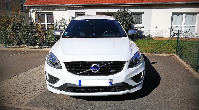 VOLVO XC60 D5 215Ch GEARTRONIC 6 R-DESIGN AWD // CARNET VOLVO