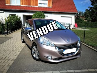 PEUGEOT 208 1.4 VTI 95Ch ALLURE // GPS // SEMI CUIR // CARNET PEUGEOT