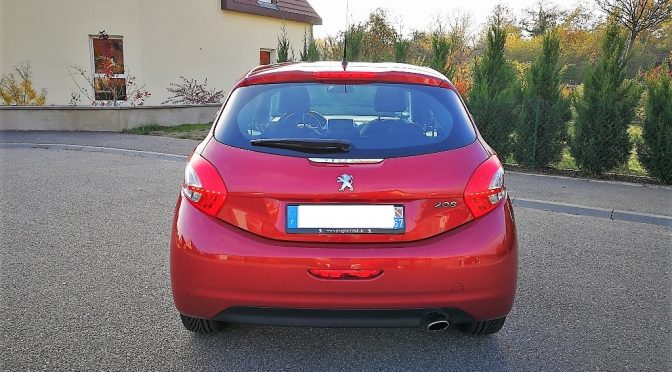 PEUGEOT 208 1.4 VTI 95Ch ALLURE // SEMI CUIR // CARNET PEUGEOT