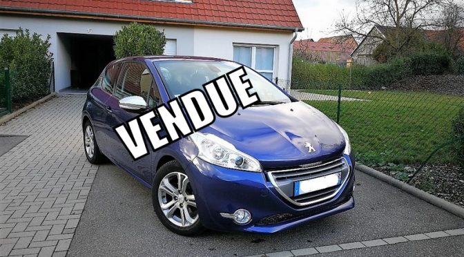 PEUGEOT 208 1.4 VTI 95Ch ALLURE // SEMI CUIR // CARNET PEUGEOT //