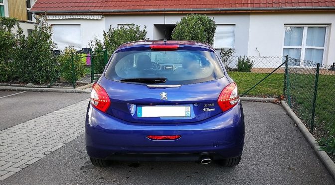 PEUGEOT 208 1.4 VTI 95Ch ALLURE // SEMI CUIR // CARNET PEUGEOT //