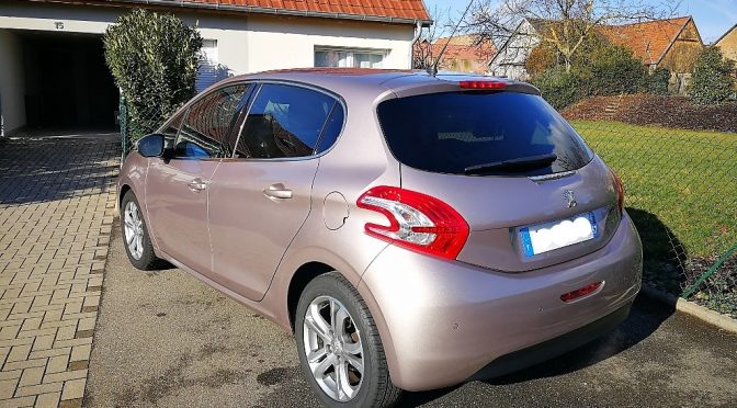 PEUGEOT 208 1.4 VTI 95Ch ALLURE // RADAR ARR // SONO JBL // 1ère Main