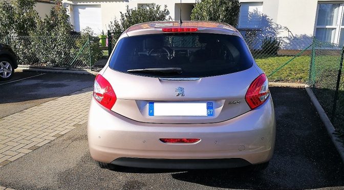 PEUGEOT 208 1.4 VTI 95Ch ALLURE // RADAR ARR // SONO JBL // 1ère Main