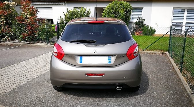 PEUGEOT 208 1.4 VTI 95Ch ALLURE // 1ère Main // SEMI CUIR // CARNET PEUGEOT //