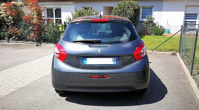 PEUGEOT 208 1.2 VTI 82Ch ACTIVE // 1ère Main // TOIT PANO // GPS // RADAR ARR