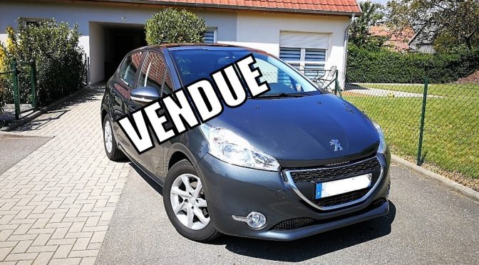 PEUGEOT 208 1.2 VTI 82Ch ACTIVE // 1ère Main // TOIT PANO // GPS // RADAR ARR