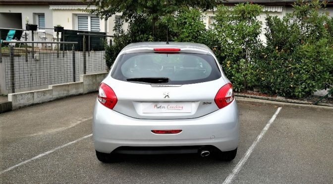 PEUGEOT 208 1.4 VTI 95Ch ALLURE // 1ère Main // SEMI CUIR // CARNET PEUGEOT //