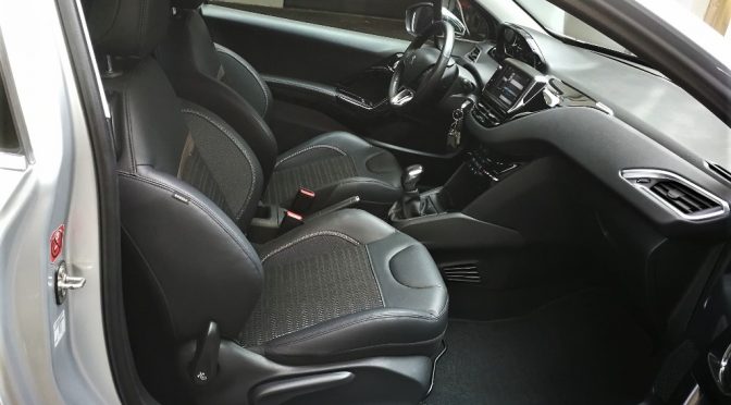 PEUGEOT 208 1.4 VTI 95Ch ALLURE // 1ère Main // SEMI CUIR // CARNET PEUGEOT //