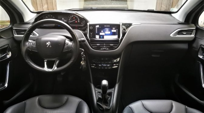 PEUGEOT 208 1.4 VTI 95Ch ALLURE // 1ère Main // SEMI CUIR // CARNET PEUGEOT //