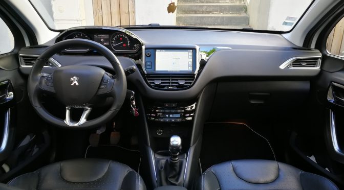 PEUGEOT 208 1.6 E-HDI 115 BVM6 FELINE // CUIR // GPS // TOIT PANO