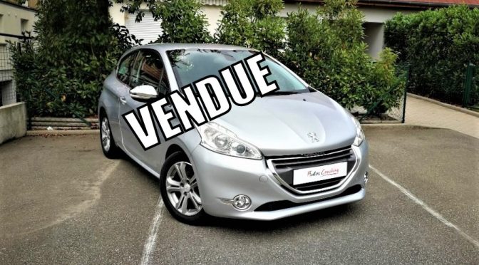PEUGEOT 208 1.4 VTI 95Ch ALLURE // 1ère Main // SEMI CUIR // CARNET PEUGEOT //