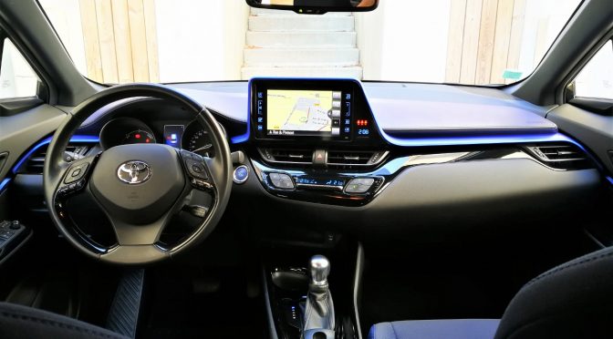 TOYOTA C-HR HYBRID 122Ch BVA TYPE EDITION // 1ère Main // LED // GPS // JA 18