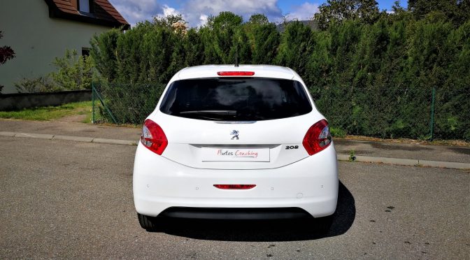 PEUGEOT 208 1.2L VTI 82Ch STYLE 3 PORTES // 36 900KMS // Bluetooth // Sièges chauffants