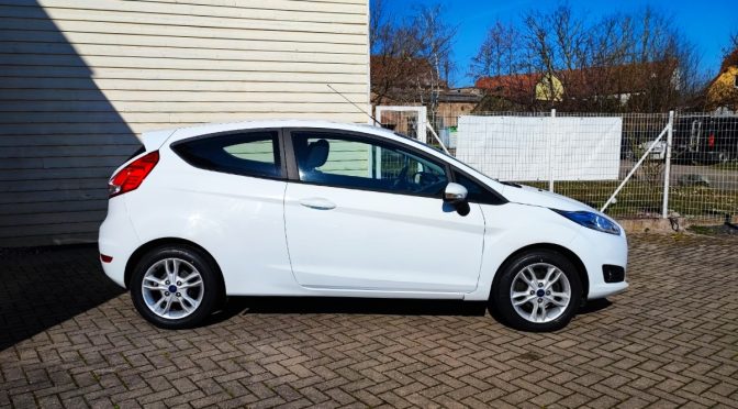 FORD FIESTA 1.0L 65Ch CELEBRATION // GPS // BLUETOOTH // SIEGES CHAUFFANTS