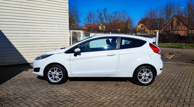 FORD FIESTA 1.0L 65Ch CELEBRATION // GPS // BLUETOOTH // SIEGES CHAUFFANTS