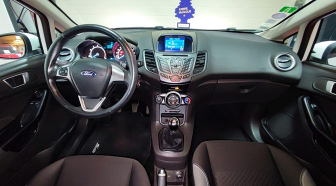 FORD FIESTA 1.0L 65Ch CELEBRATION // GPS // BLUETOOTH // SIEGES CHAUFFANTS