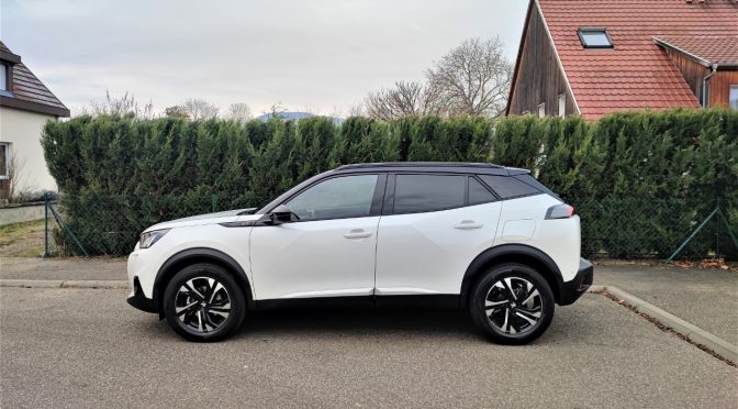 PEUGEOT 2008 1.2 PURETECH 130 EAT8 GT // 1 900 KMS // CAMERA // SIEGES CHAUFF
