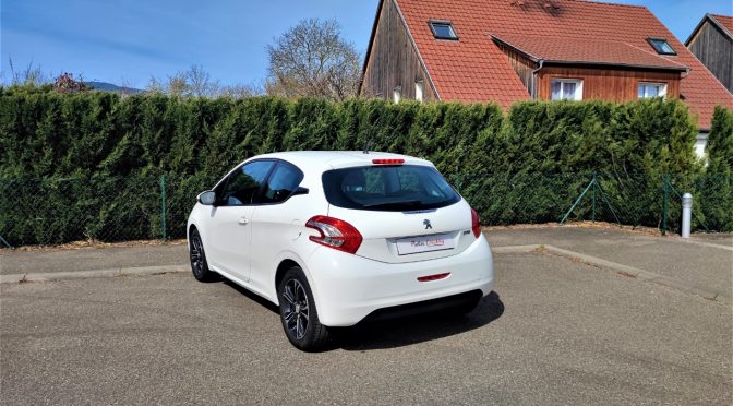 PEUGEOT 208 1.2 PURETECH 82Ch ACTIVE 3 PORTES // 1ère Main // Bluetooth // clim // JA