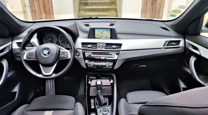 BMW X1 xDrive 20dA 190Ch SPORT // 1ère Main // TOIT PANO // LED // GPS //