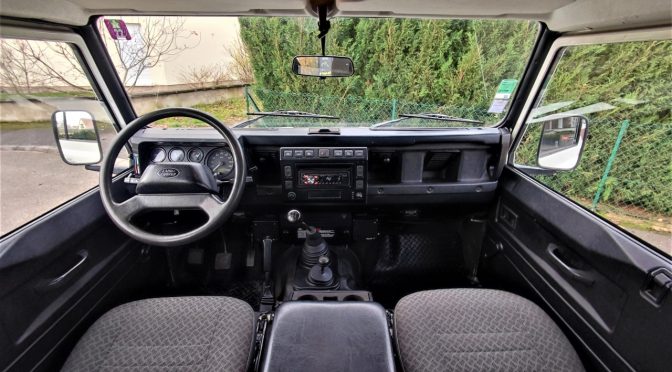 LAND ROVER DEFENDER 110 STATION WAGON 9 PLACES 2.5 TD5 122Ch