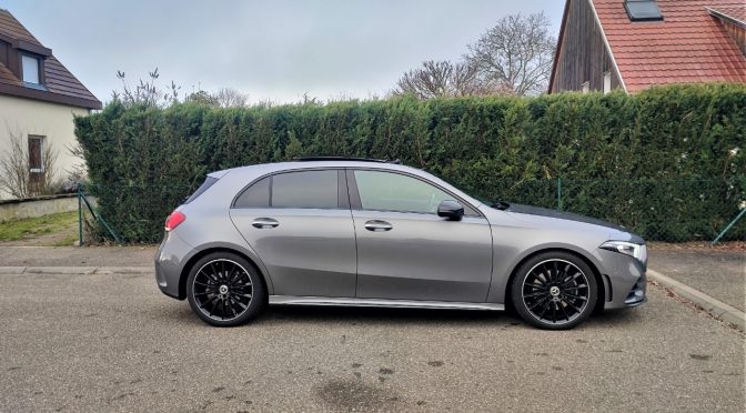 MERCEDES CLASSE A 220D 8G-DCT AMG LINE 190Ch // TOIT PANO // MBUX // LED