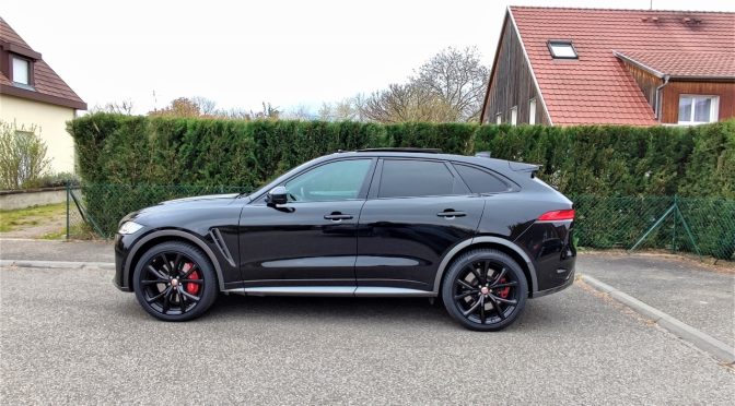 JAGUAR F-PACE SVR 5.0 V8 550Ch // Garantie 12 Mois // TOIT PANO // MERIDIAN //