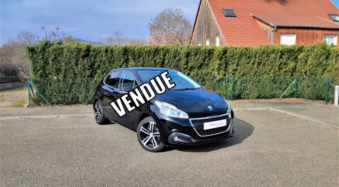 PEUGEOT 208 1.2 PURETECH 110Ch GT LINE 5 PORTES // 1ère Main