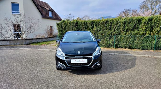 PEUGEOT 208 1.2 PURETECH 110Ch GT LINE 5 PORTES // 1ère Main