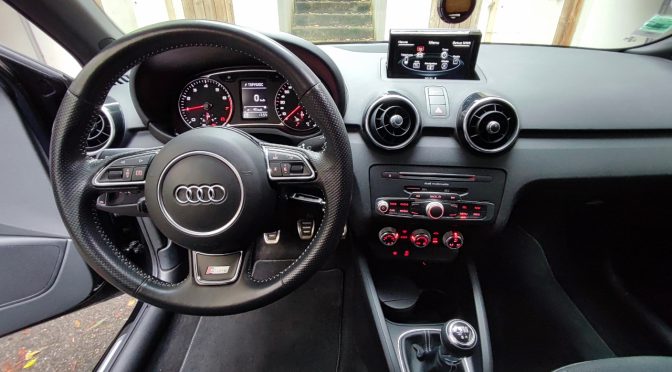 AUDI A1 SPORTBACK phase 2 1.0 TFSI 95 S LINE // SIEGES SPORT CUIR TISSU // RADAR AR // JA 17 // REVISEE