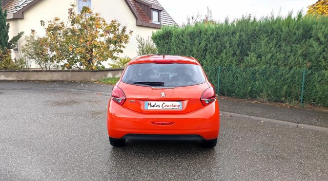 PEUGEOT 208 FELINE HDI 120 5 PORTES // 1ère Main // TOIT PANO // CAMERA