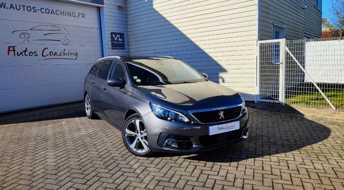 PEUGEOT 308 SW 1.5 HDI 130 EAT8 ACTIVE // TOIT PANO // CAMERA // ATTELAGE // HISTORIQUE COMPLET