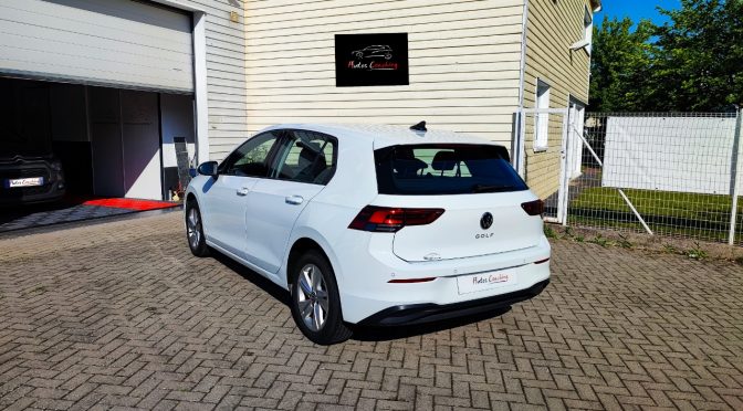 VW GOLF VIII 1.0 TSI 110 LIFE BVM6 5 PORTES // 1ère Main // LED // LANE ASSIST / SIDE ASSIST