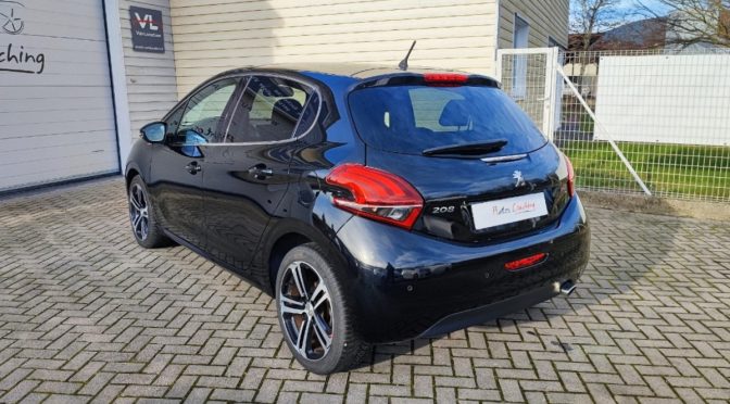 PEUGEOT 208 1.2 PURETECH 110Ch GT LINE 5 PORTES // Radar Ar // Carplay