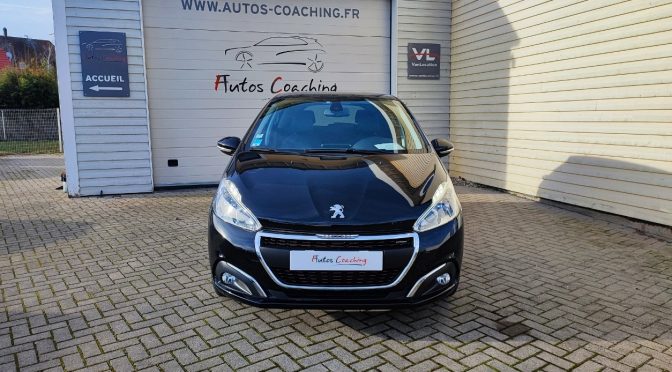 PEUGEOT 208 1.2 PURETECH 110Ch GT LINE 5 PORTES // Radar Ar // Carplay