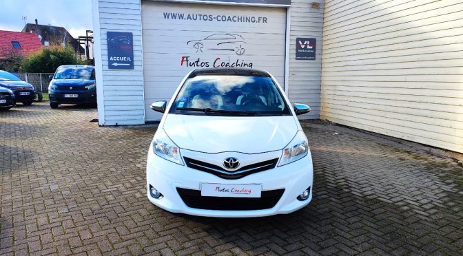 TOYOTA YARIS III 1.3L VVT-i 100Ch BVM6 DESIGN 5 PORTES // HISTORIQUE COMPLET // TOIT PANO // CAMERA