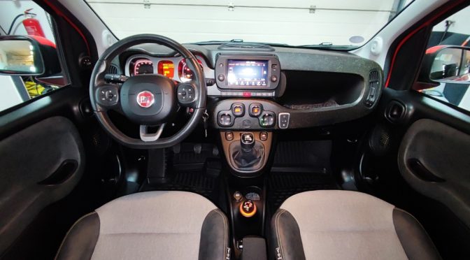 FIAT PANDA III 0.9 TWINAIR 85 S/S CITY CROSS 4X4 // CARPLAY // RADAR AR // 5 PLACES