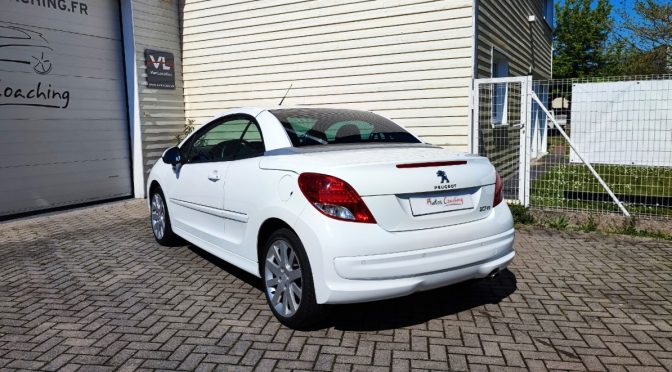 PEUGEOT 207 CC 1.6 VTI 120 FELINE BVA // 2ème Main // Sièges chauffants // Cuir // Radar Arr