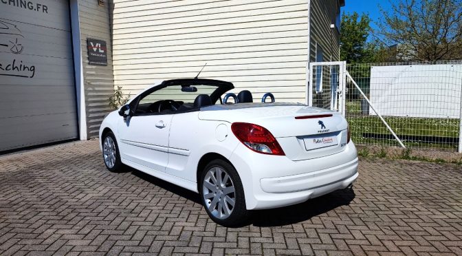 PEUGEOT 207 CC 1.6 VTI 120 FELINE BVA // 2ème Main // Sièges chauffants // Cuir // Radar Arr